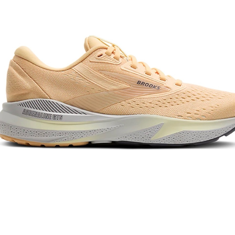 Brooks Women's adrenaline 24 Shoe in Peach
